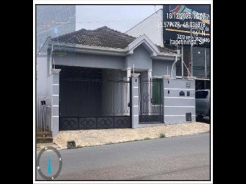 Casa             -   - 219,00m2