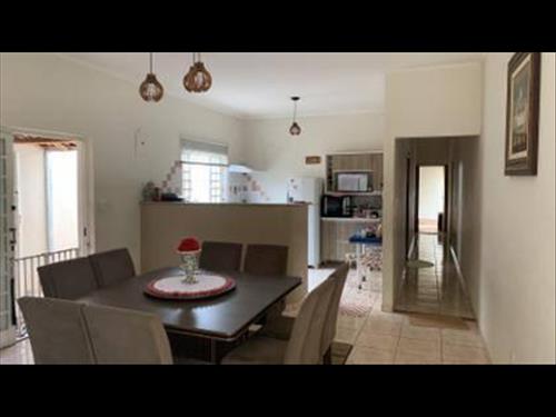 Casa 198m² com Terreno 250m² | Franca-SP | Vila Santa Terezinha - 3 Dormitórios, Comércio Local, 3k...
