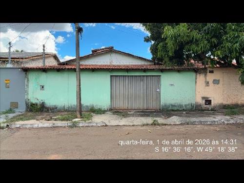 Casa             -   - 184,00m2