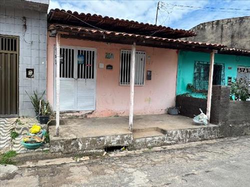 Casa             -   - 70,00m2
