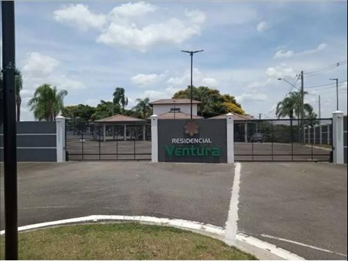 Terreno à venda em leilão