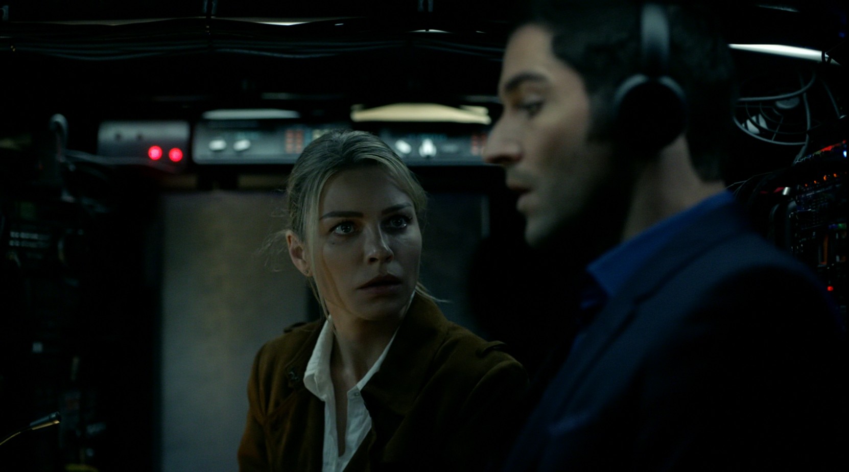 s2ep11-chloe-tells-lucifer-its-not-happening