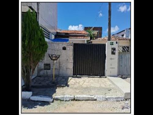 Casa  -   - 84,00m2