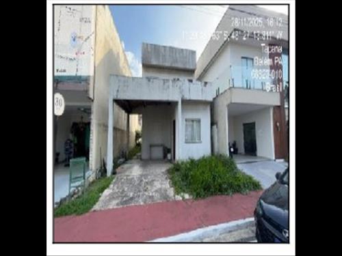 Casa             -   - 250,00m2