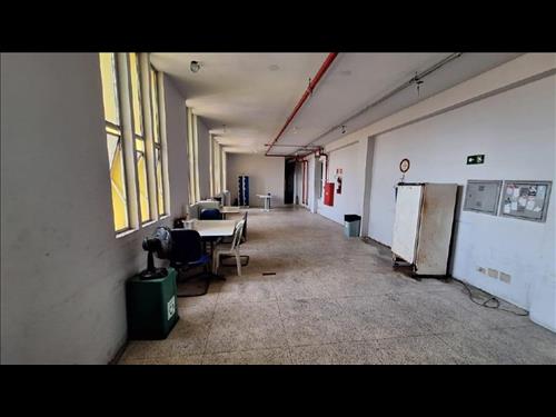 Imóvel com auditório e estrutura comercial em terreno amplo no bairro Casa Amarela, Recife/PE