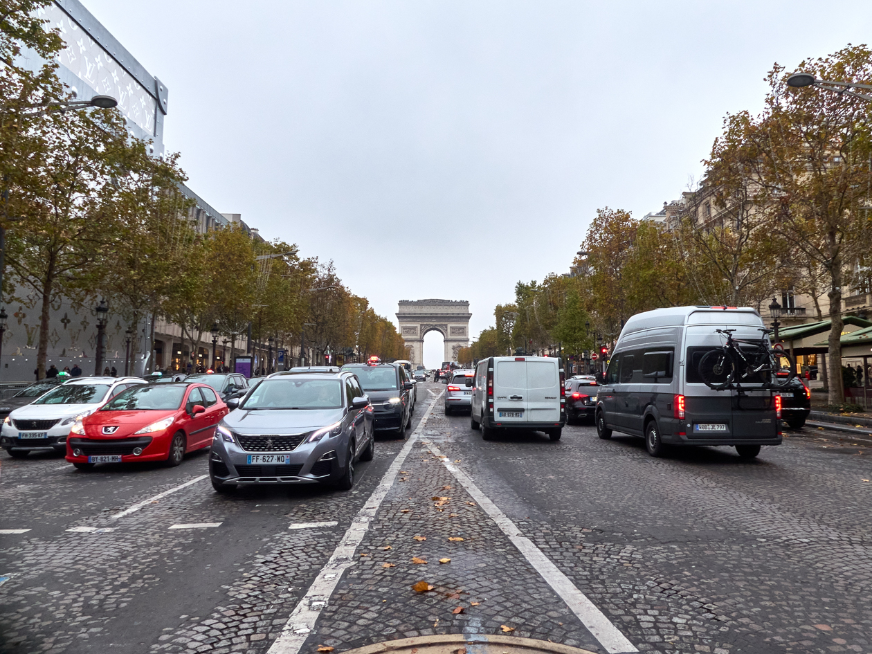 Avenue des Champs Élysées Avenue des Champs Élysées