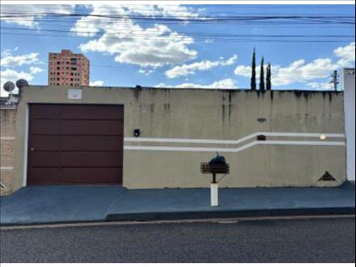 Casa à venda em leilão