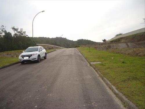 Terreno  com 590,00m² de área privativa e 995,49M2 de área comum no Condomínio Residencial SAN SIMO...