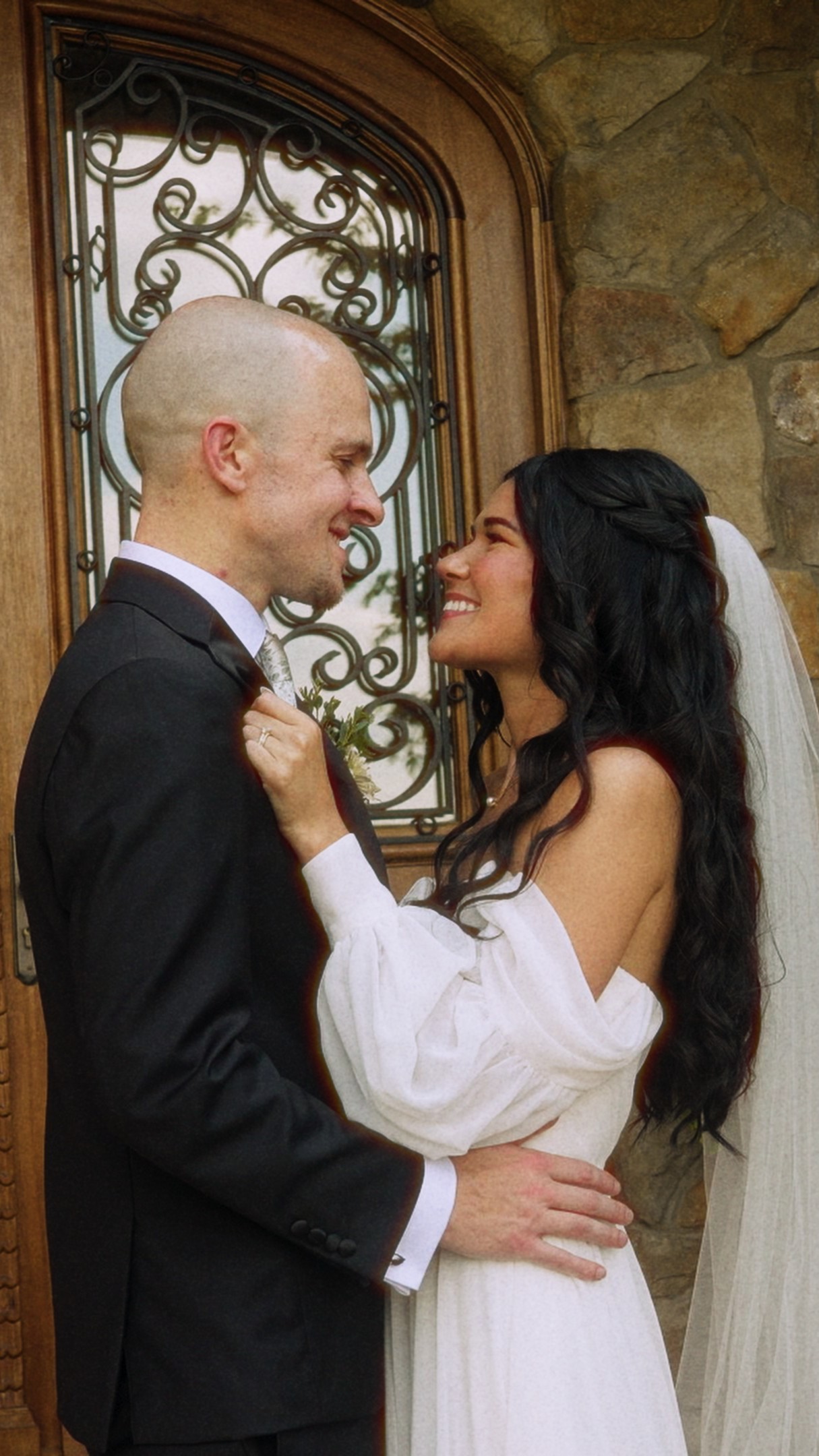 Olivia & Owen wedding reel thumbnail