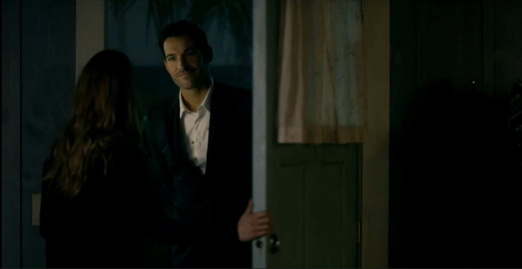 s1ep11-lucifer-and-chloe-make-each-other-vulnerable