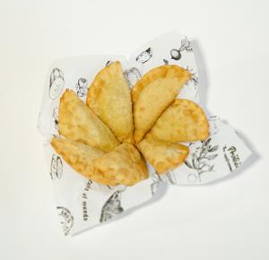 EMPANADAS FRITAS PIZZA (POLLO, PIZZA QUESO)