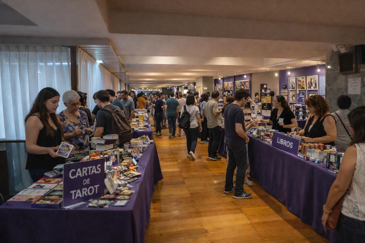 Vista de la Expo Esotérica vinculada al Congreso El Camino del Loco