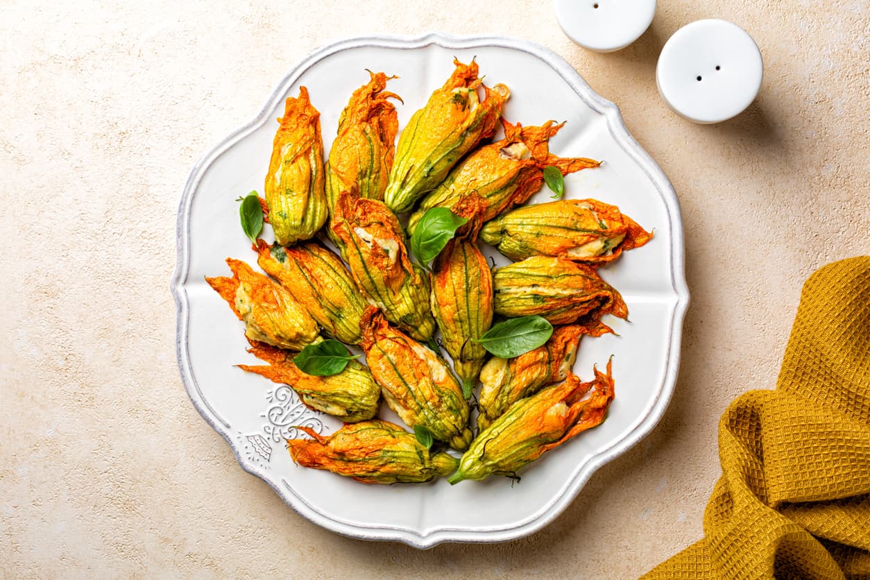 Fried courgette flowers