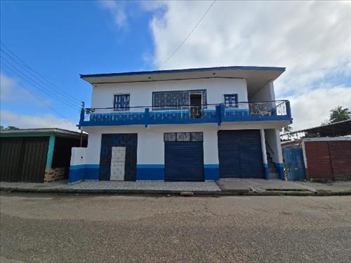 Casa  -   - 215,00m2