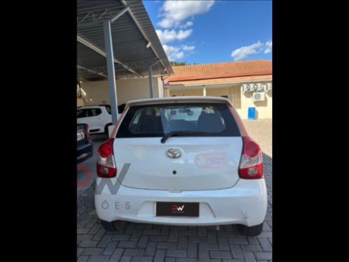 TOYOTA/ETIOS HB X 1.3L MT, ALCOOL/GASOLINA, BRANCA, 2017/2018, CHASSI-...08564, NO ESTADO EM QUE SE...