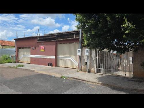 Casa             -   - 295,41m2