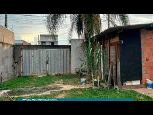 Direitos sobre Casa em Terreno 213 m² - Jardim dos Jequitibás - Limeira - SP