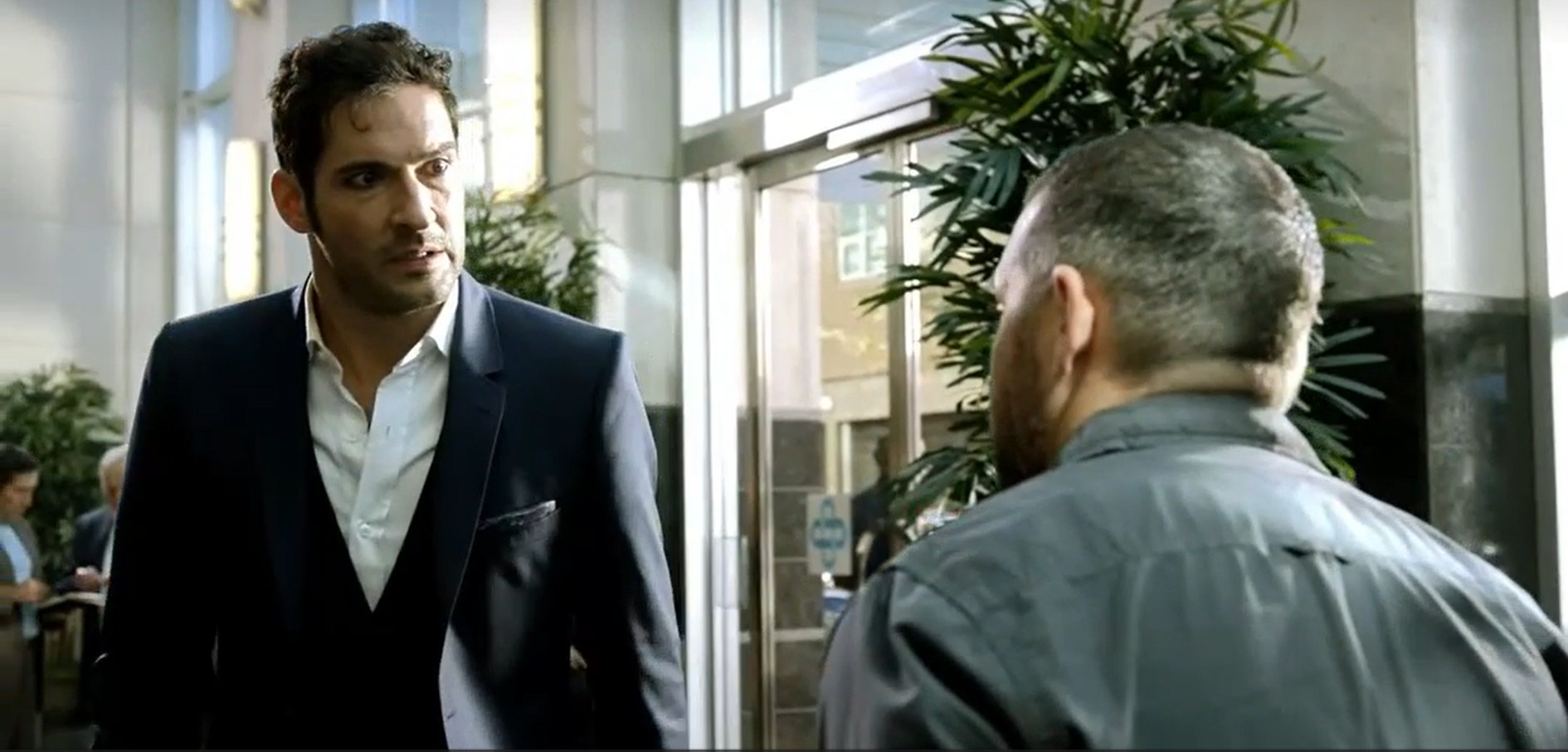 s2ep06-lucifer-confronts-shooter