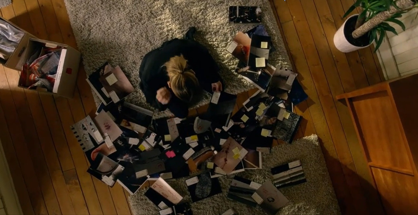 s1ep07-lucifer-chloe-discuss-their-cases