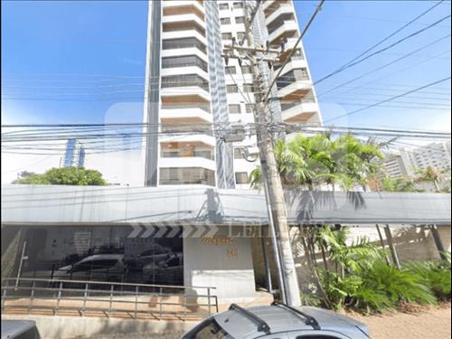 Apartamento com 02 vagas de garagem
