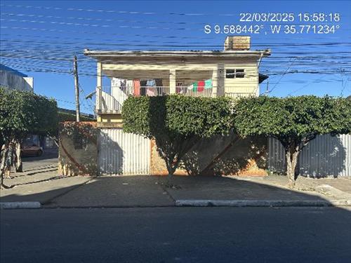 Casa             -   - 305,00m2