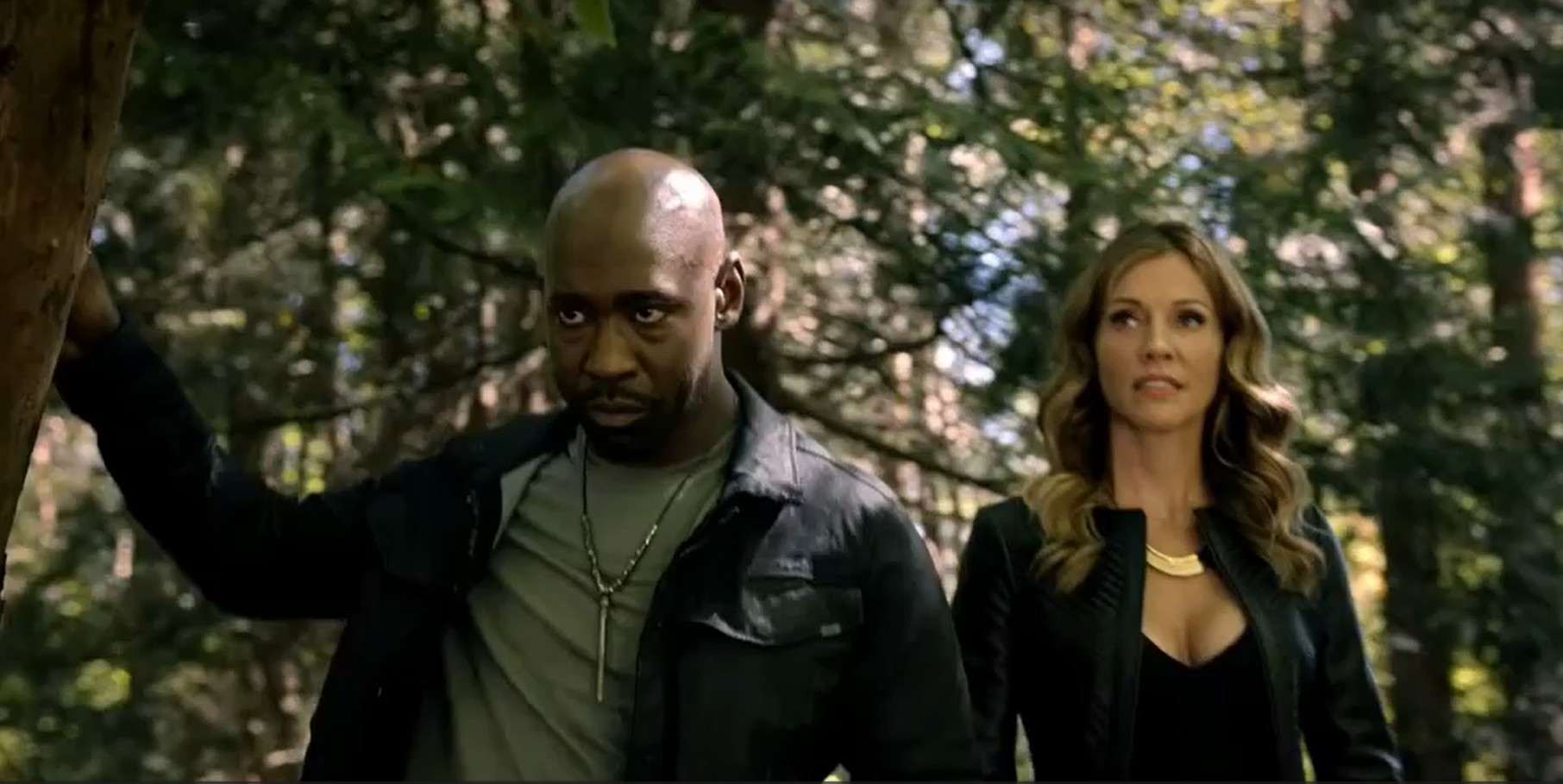 s2ep06-goddess-takes-amenadiel-to-uriels-grave
