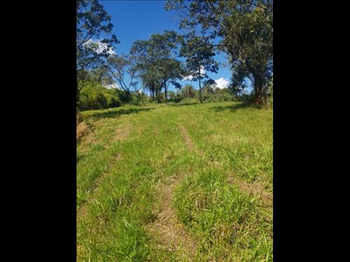 Terreno com 1023m², localizado dentro do Co...