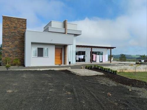 Terreno rural, com a área de 84.700,00m², contendo duas benfeitorias, União da Vitória/PR