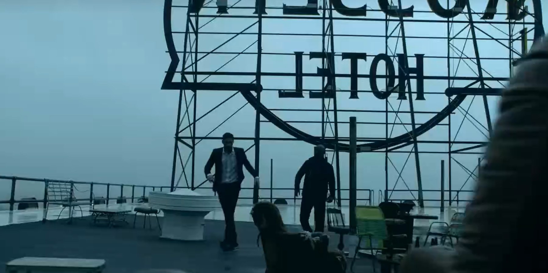 s1ep13-lucifer-and-amenadiel-on-roof