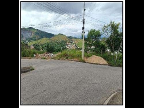 Terreno          -   - 880,00m2