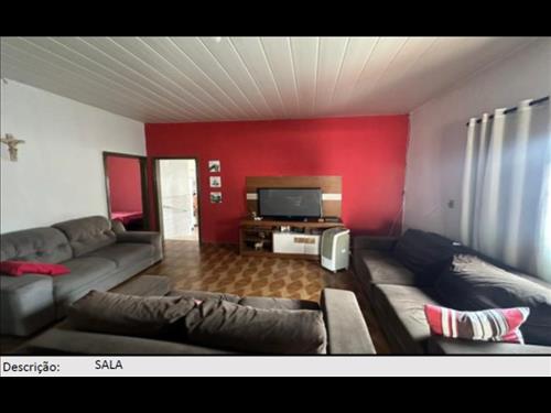 Trindade/GO – Centro – Casa em área de 230m²