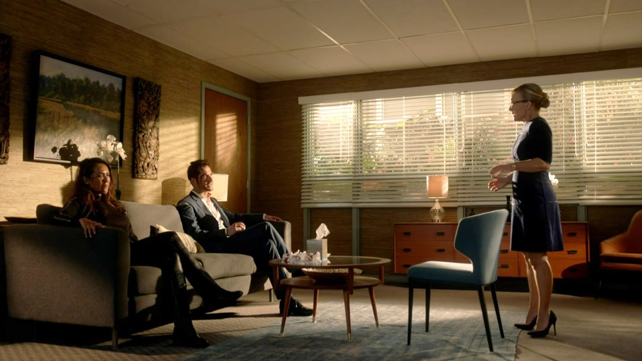 s2ep17-lucifer-realizes-how-he-hurt-maze