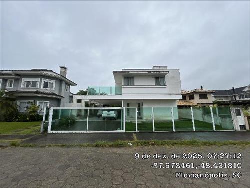 Casa             -   - 274,56m2