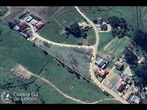 Imóvel com área de 5.600,00m², com Edificação de 211,00m², em Poço Grande, no Município de Gaspar/SC