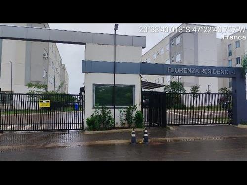 Apartamento      -   - 90,90m2