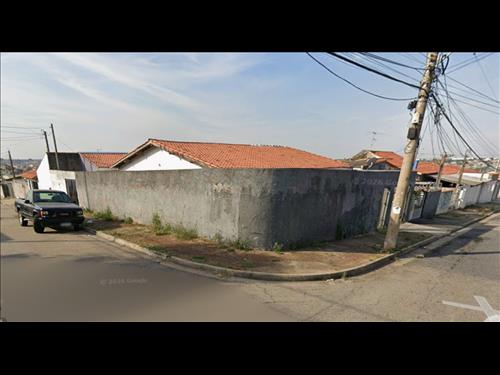 CASA COM EDÍCULA EM TERRENO DE ESQUINA NA VILA FIORI EM SOROCABA/SP