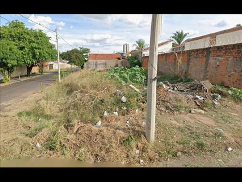 LOTE 001        Terreno sem benfeitorias com 186m², Lote N...