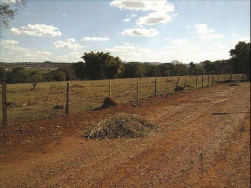 19 - Chácara Califórnia, situada na Rua 05, Quadra 07, Lote 14 com 4.669,60m em Goiânia-GO