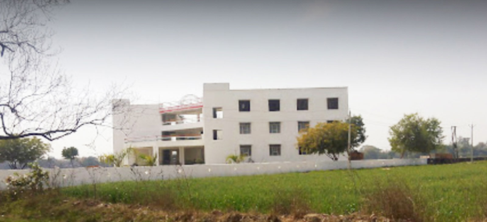 Rastraveer Nihalarati College of Commerce and Managementi, Varanasi Image
