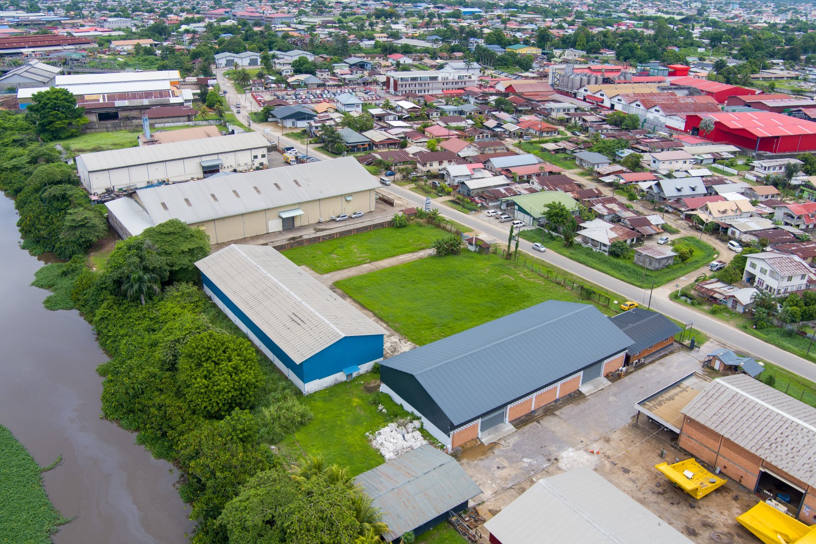Industrieweg-noord-29-Paramaribo-Surgoed-makelaardij-nv-Huurzakenpand-HZ00985-2.jpg