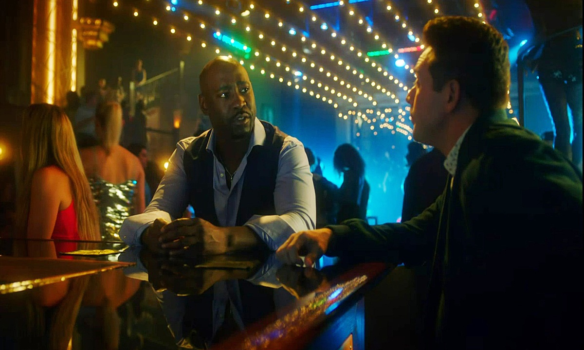 S3ep04 Amenadiel And Dan Bond At Lux