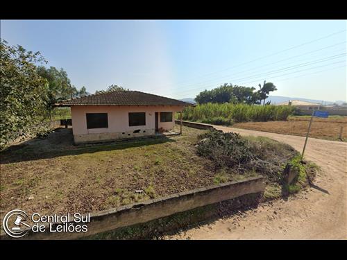 Imóvel com área de 5.600,00m², com Edificação de 211,00m², em Poço Grande, no Município de Gaspar/SC