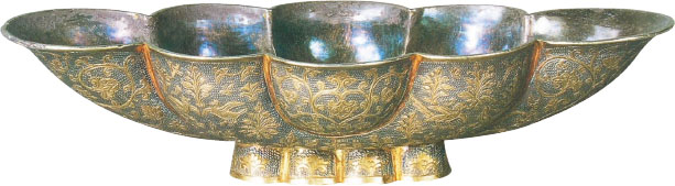 Oblong Eight-Lobed Silver Cup with Gilt Floral and Bird Pattern. Tang dynasty. Hakutsuru Fine Art Museum, Kobe, Japan.