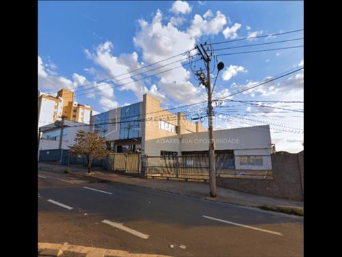 Terreno de 2.801m² | Constr. de  2.127m²