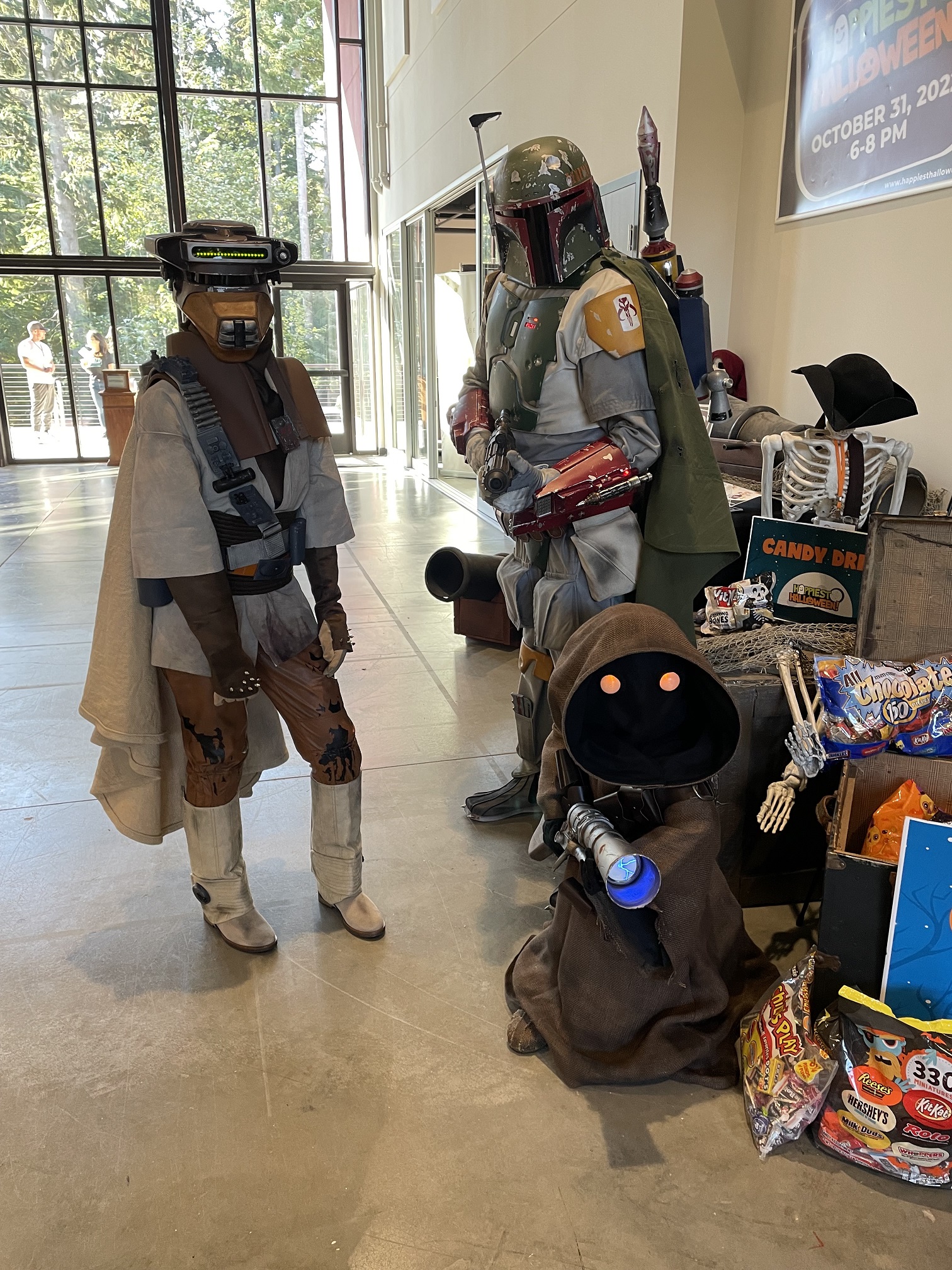 Boba-Boushh-and-a-Jawa.jpg?rlkey=ioahx7u