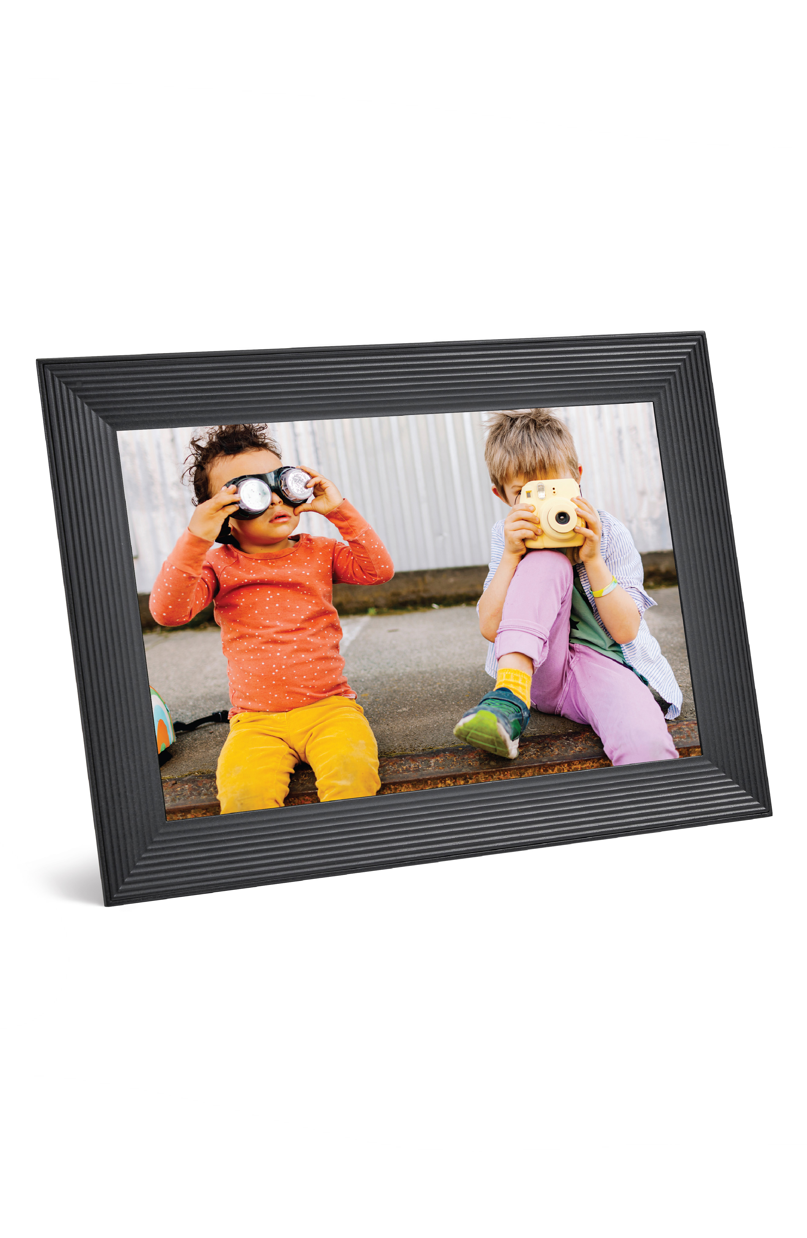 Aura Frames Digital Frame