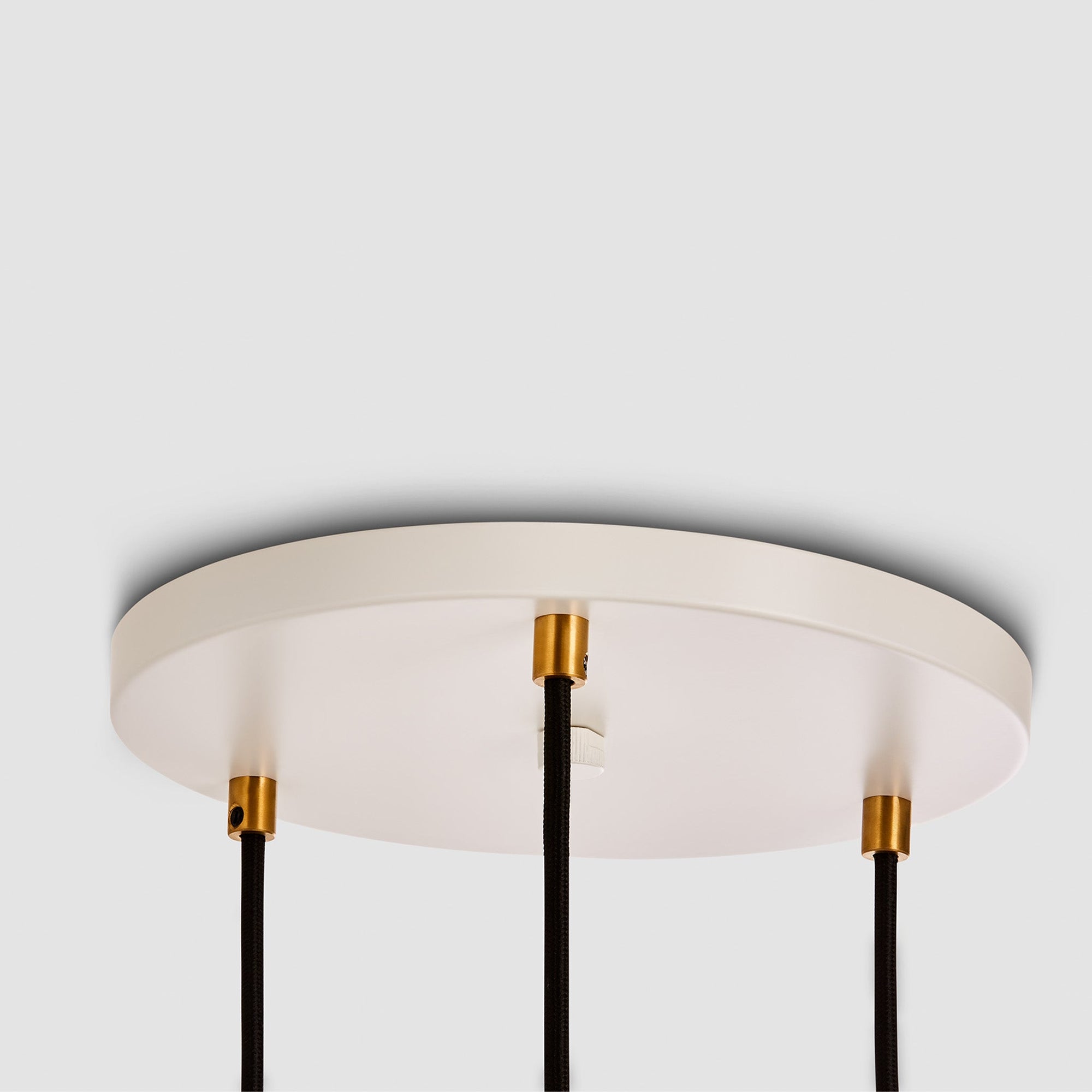 Small canopy white, brass grip with 3 walnut pendants EU